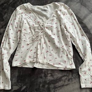 Arizona jean company, floral long sleeve. size L